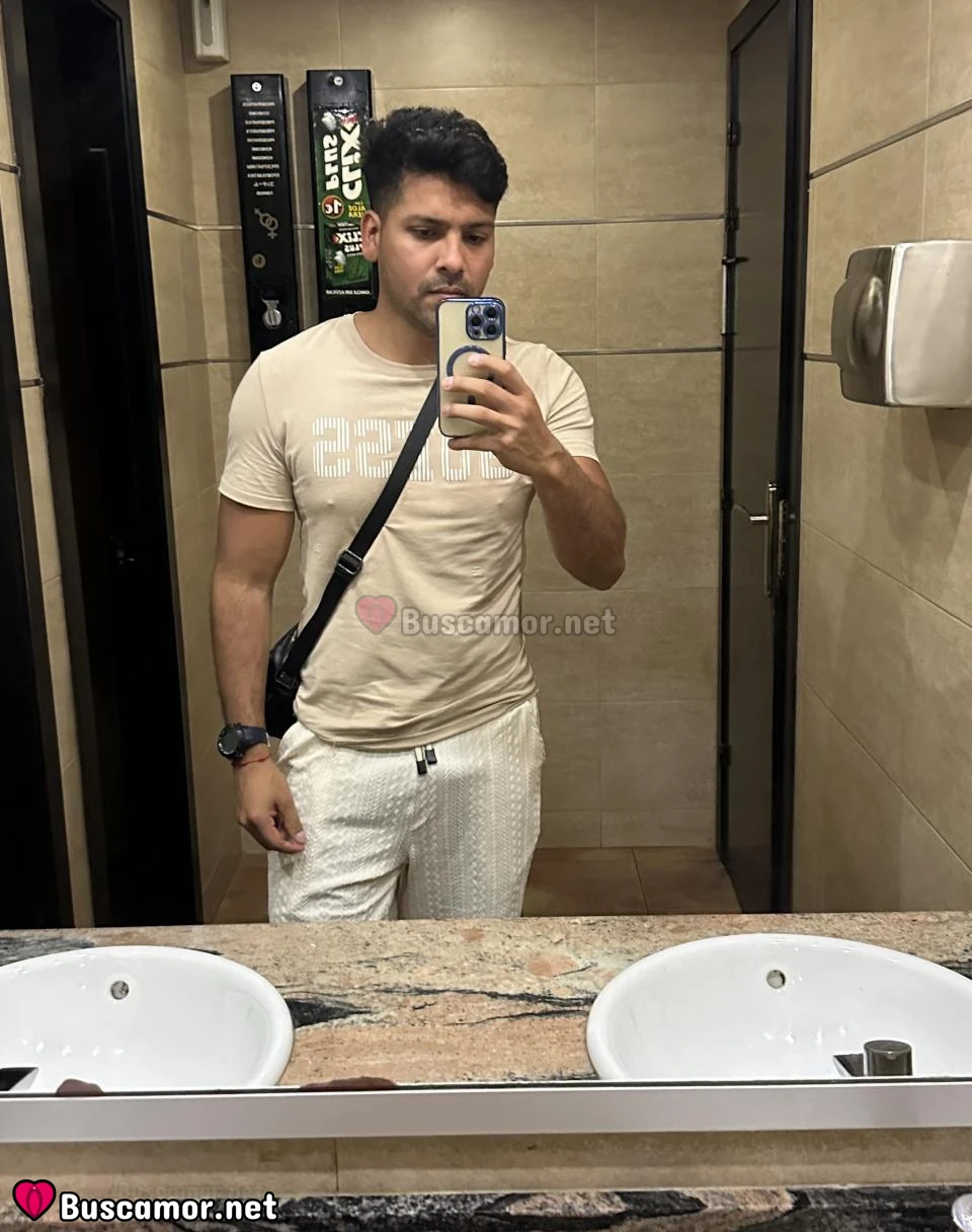 695237808 - Hola soy Richard un masajista en tu ciudad, para todos.