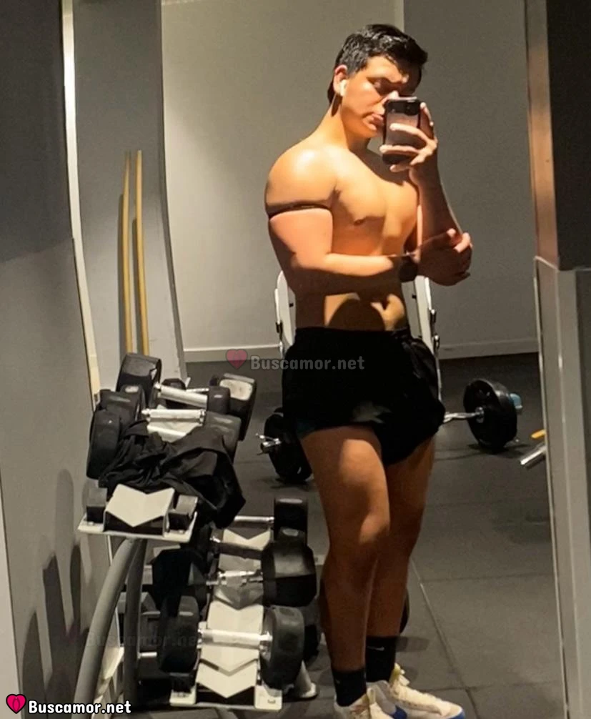 632570632 - Soy un travieso de 19 añitos, adicto al placer y puro fuego.