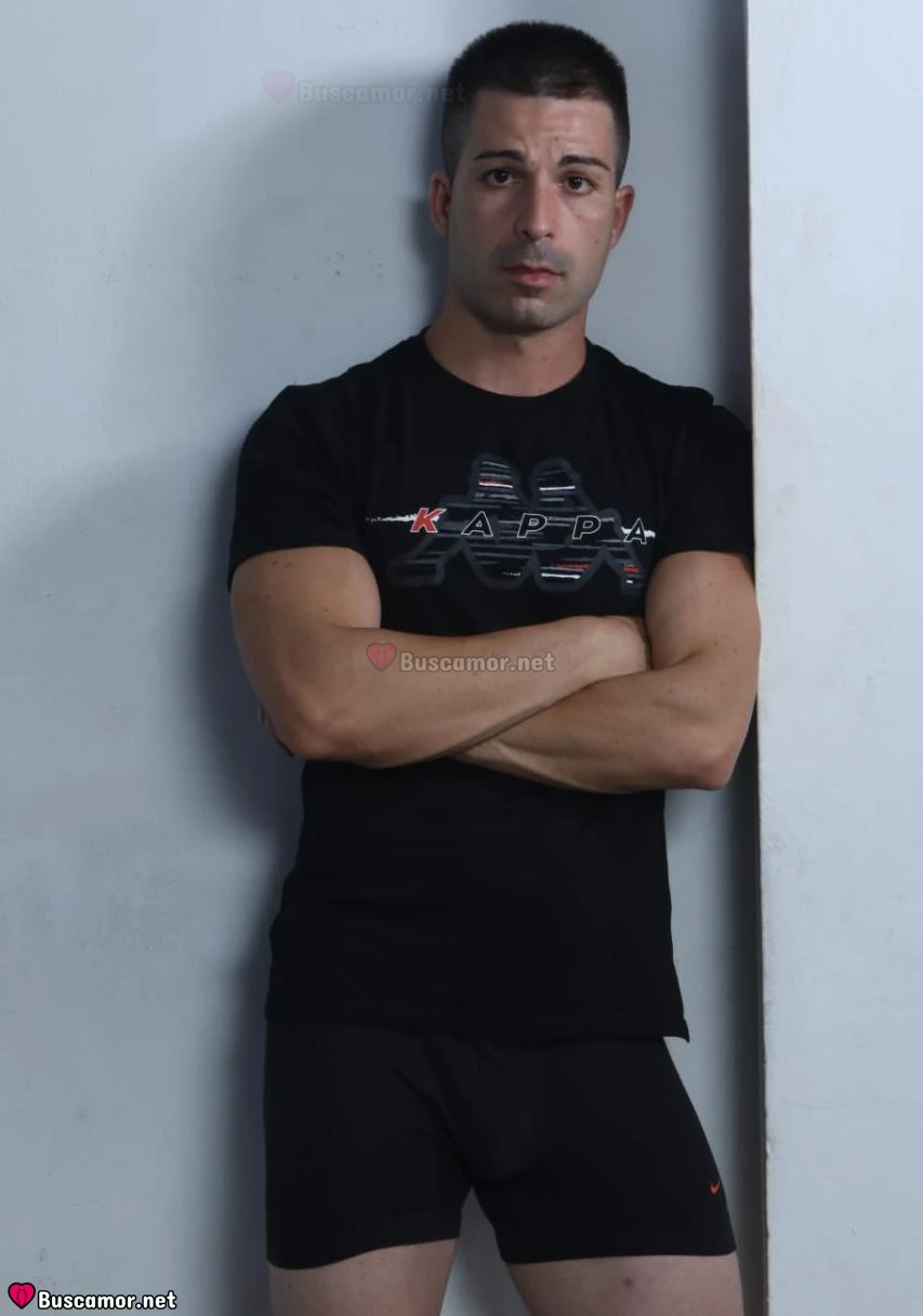 631931839 - David busco alguien para reir juntos😉