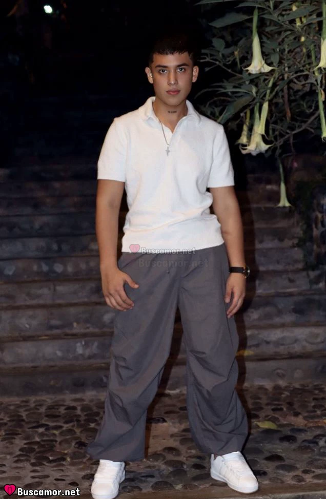 611272678 - Thiago te prometo que te haré sonreir