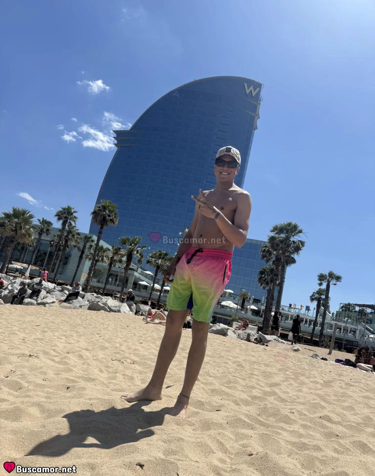 613669784 - Soy colombiano, me encanta la vida en Barcelona.