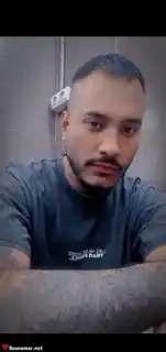 607668504 - Moreno latino, soy.