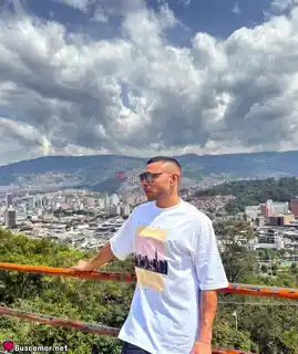672248547 - Latín, muso