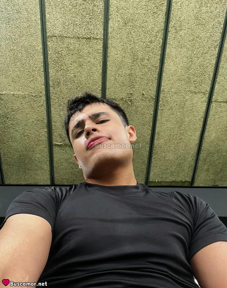 603223674 - Jonito. busco. charlas. divertidas. y. risas. juntos.  pasemos. bien.