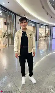 631242200 - m encantaria conocer gente nova en la sagrada familia