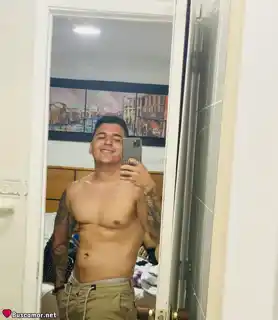 676269231 - Soy Alex, busco con quien charlar.