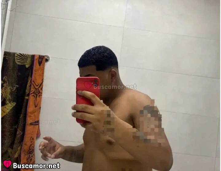 641085542 - Joven Brasileño