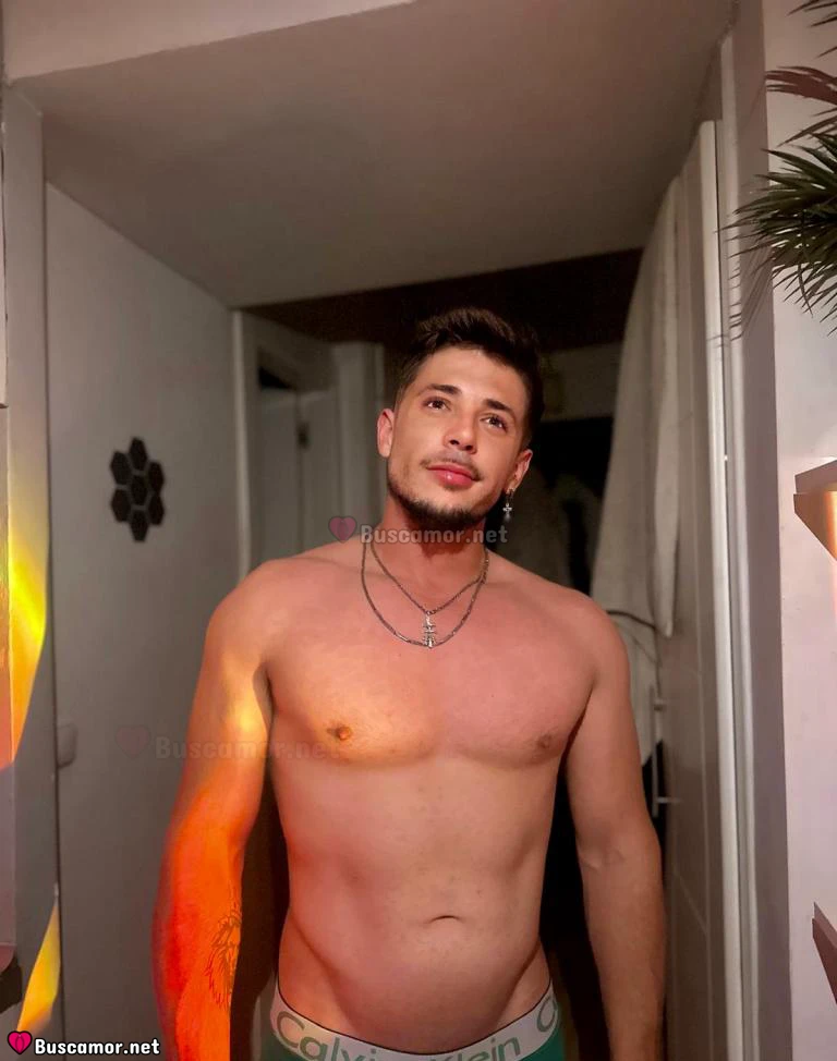 644798885 - Soy.Damiano y quiero.encontrar.amor.en.tu.ciudad.  