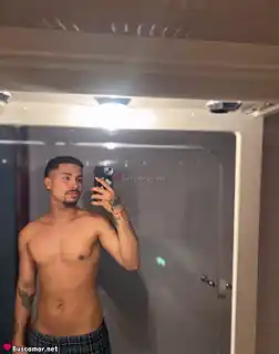 622730546 - Soy chico colombiano feliz