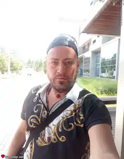 680802795 - Hola soy un chico de aquí.