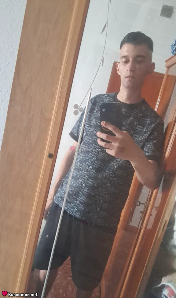 602531488 - soy. un. chico. italiano. buscando. conexión.