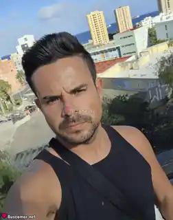 610305950 - Soy un chaval de Las Palmas, busco aventuras y risas en hoteles. Listo pa lo que surja.