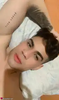 603954131 - Soy Bruno, latino en Granada busco conectar y vibrar juntos en intensida.