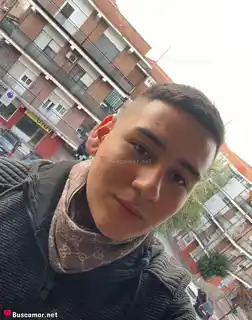 673239442 - Soy. . latino. . y. . guapo.