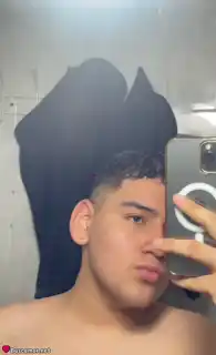 673239442 - Soy. . latino. . y. . guapo.