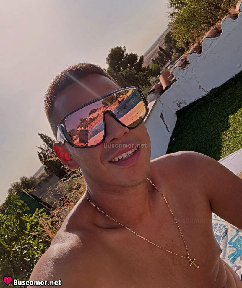 663656429 - Colombiano masculino