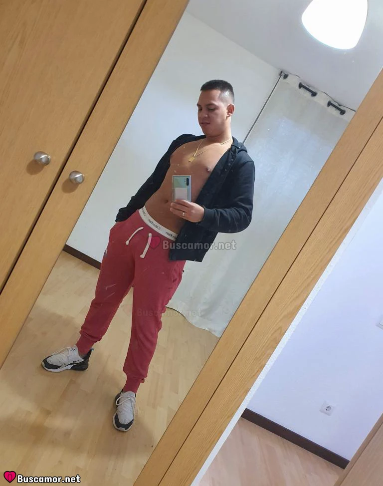 663656429 - Colombiano masculino