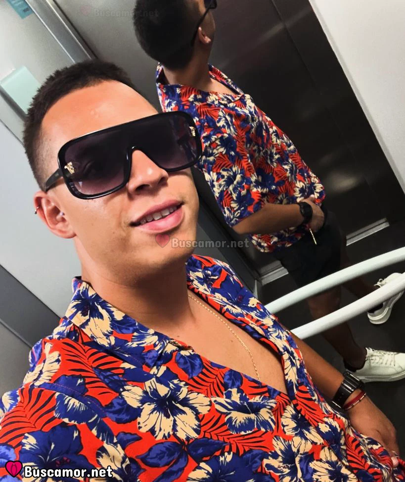 663656429 - Colombiano masculino