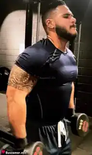 614383824 - Soy guapete y tatuado.