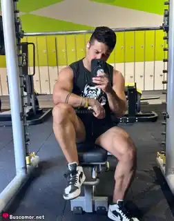 632918889 - Javier busca algo real