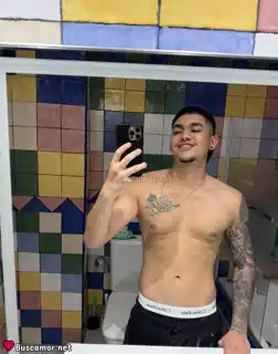 632998770 - Santi busca amor