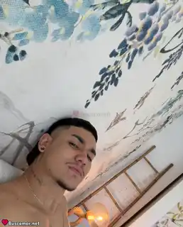 632998770 - Santi busca amor