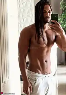 614697157 - Carlos busca compañia en Madrid, solo por hoy. 