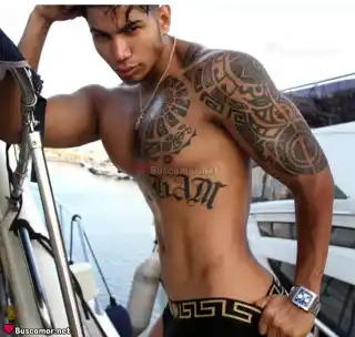 625756871 - MOISÉS BUSCA LANZARSE EN ESTE ROLLO.