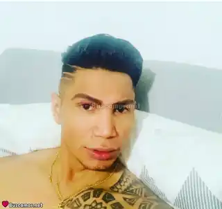 625756871 - MOISÉS BUSCA LANZARSE EN ESTE ROLLO.