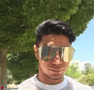 625756871 - MOISÉS BUSCA LANZARSE EN ESTE ROLLO.