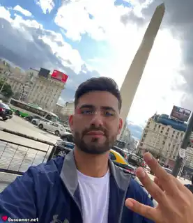 611375552 - Roberto busca pasion futbolera.