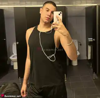 643645160 - soy David y busco alguien para reir juntos