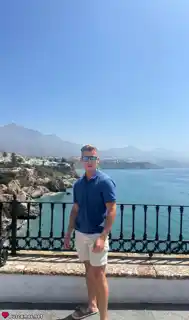 614600552 - Alejandro buska aventuras y risas locas siempre.