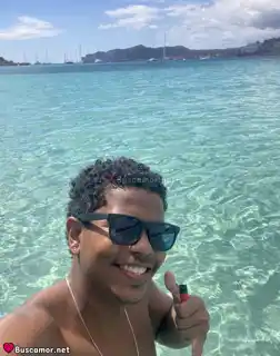666544265 - Soy. un. brasileño. guapo. y. divertido.