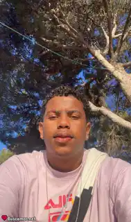 666544265 - Soy. un. brasileño. guapo. y. divertido.