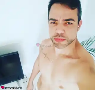 674574573 - Teo busca diversión.