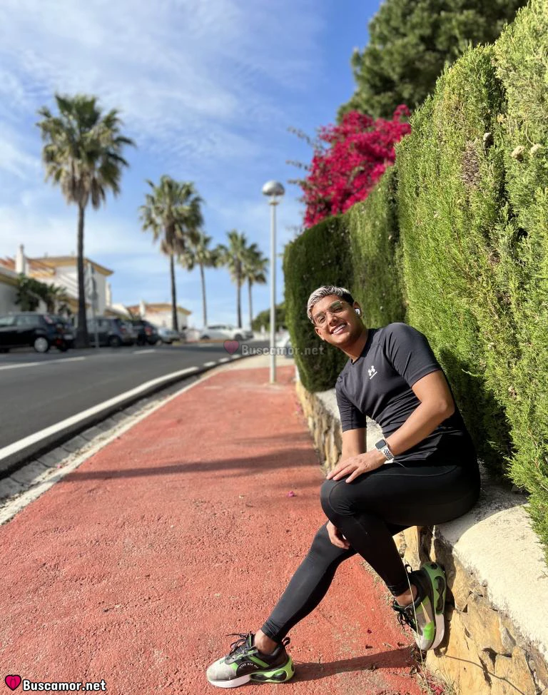 643356022 - Moreno Latino en Playa De las Americas Tenerife Sur Adeje