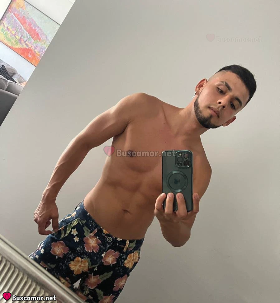 641054196 - Soy colombiano, busco vacano.