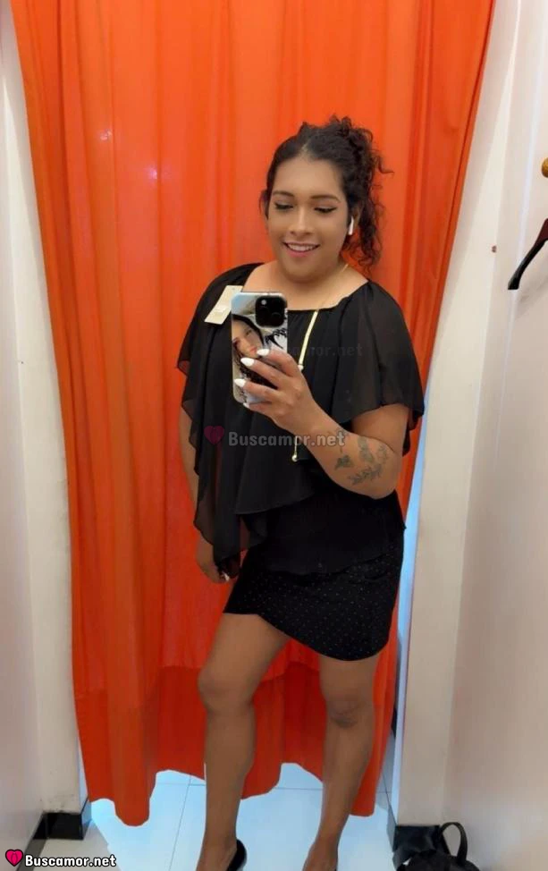 611772092 - Chica femenina realizó masajes