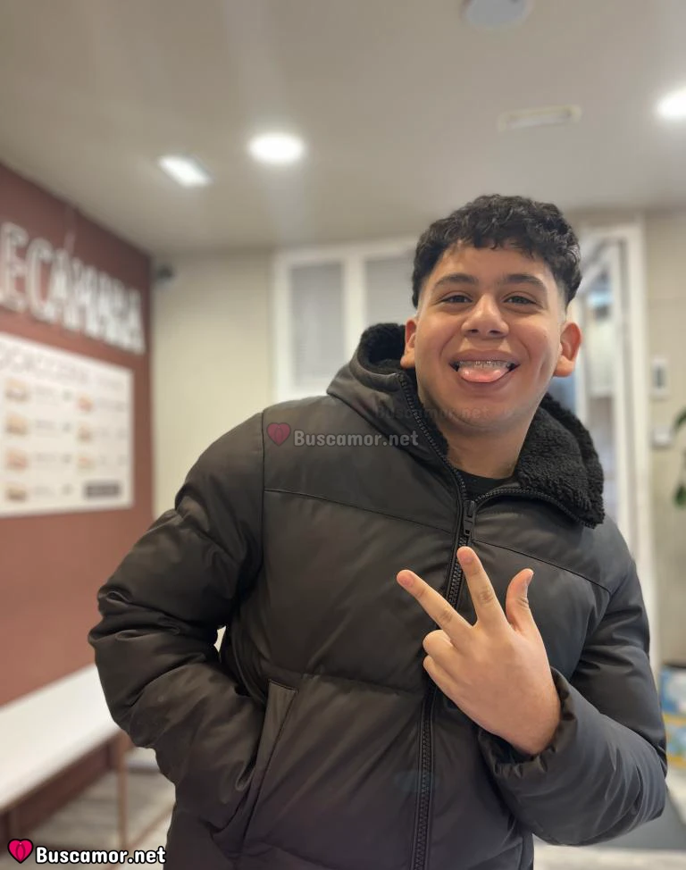 641887281 - Colombiano recien llegado a zaragoza