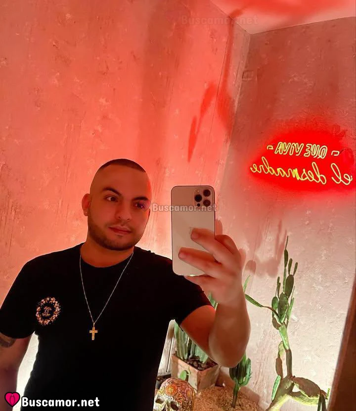604271041 - Latino recién llegado