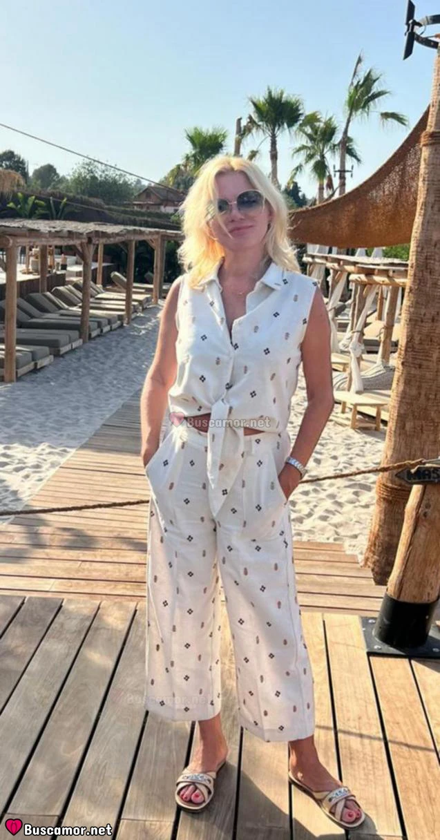 644851351 - Soy de Benidorm, busco alguien con quien compartir risas y paz.