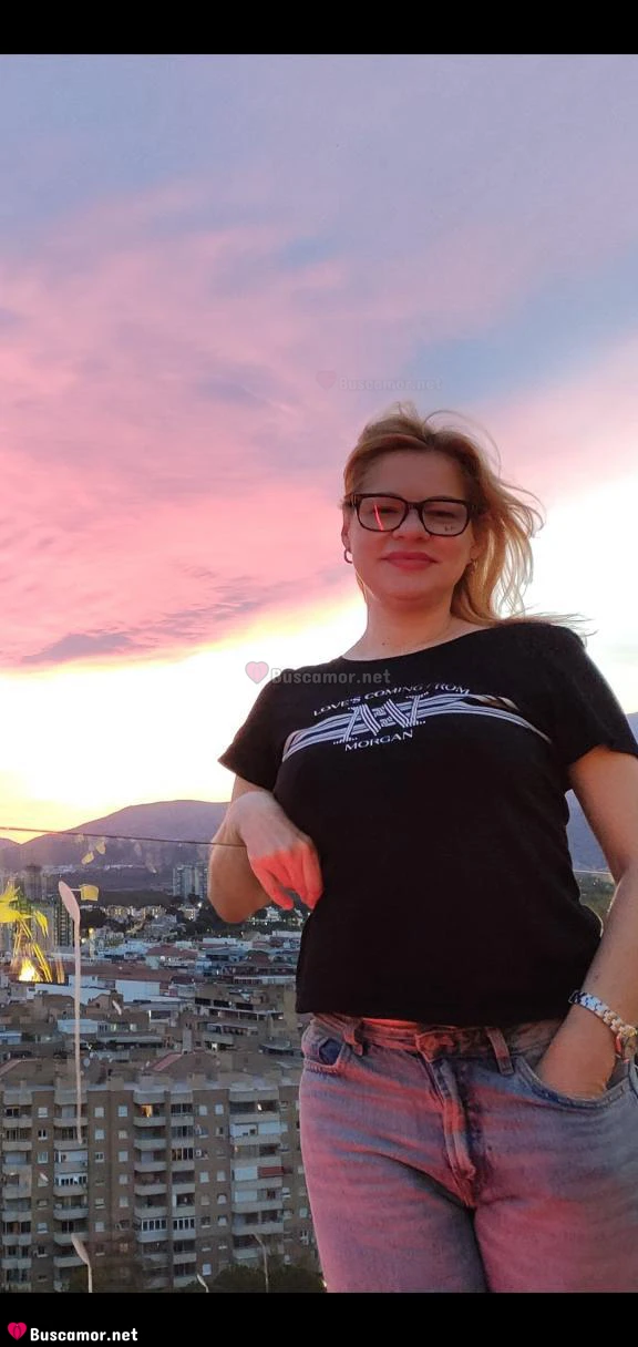 644851351 - Soy de Benidorm, busco alguien con quien compartir risas y paz.
