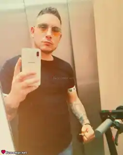 673051219 - Soy un jeni andaluz, busco amigas k les mole la fiesta y el sol.