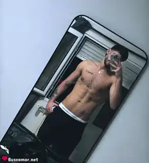 603635321 - Angel joven latino