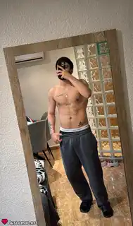 603635321 - Angel joven latino