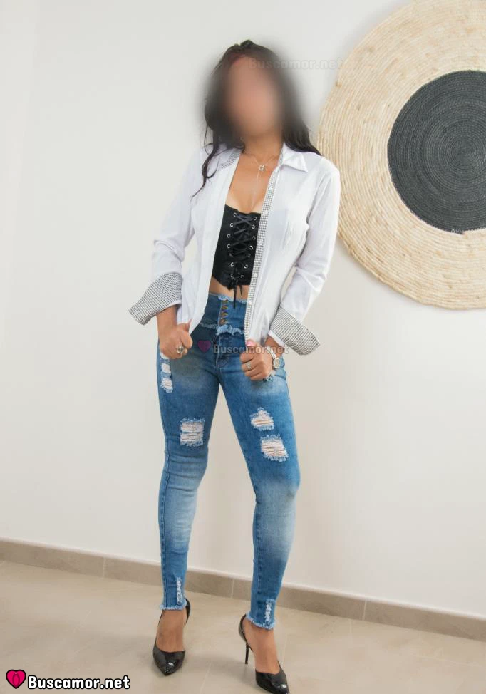 632724379 - sabrina busca un amor