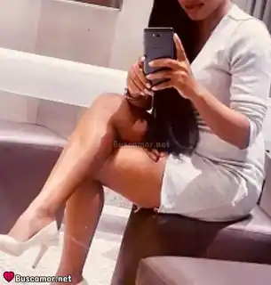634166084 - Silvia busca en la vida un carino sincero que llene su corazon de felicidad.
