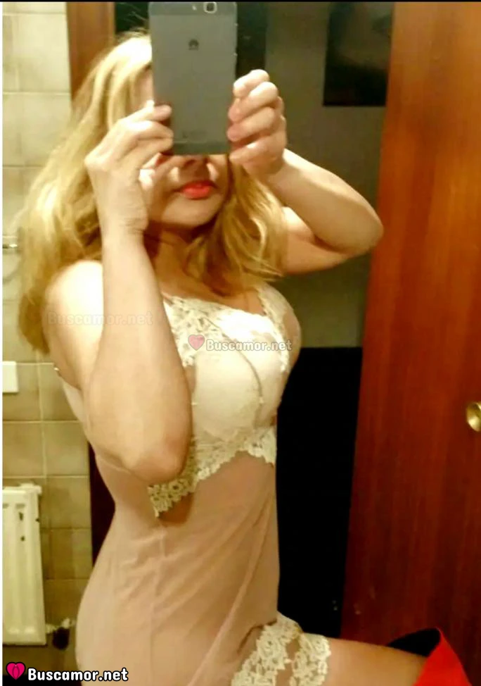 677036816 - HOLA SOY ANA, BUSCO UN CHICO DIVERTIDO Y SIN COMPLICACIONES PARA PASARLA BIEN.