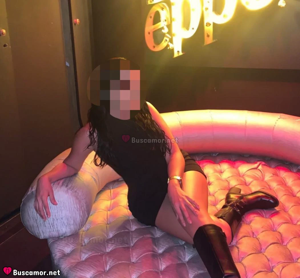 672962614 - brasil. soy. joven. divertida.